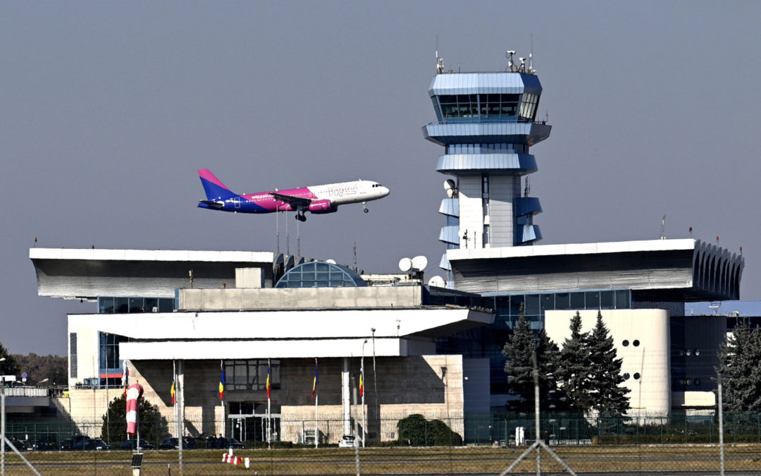 Studiu: Preţul biletelor de avion este mai mare cu 20% în vara acestui an,faţă de anul 2021￼