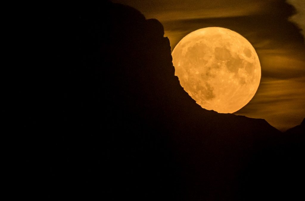 British meteorologist falsely blames climate change on sun, moon