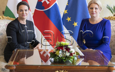 Prezidentka Čaputová privítala na prvej návšteve SR maďarskú prezidentku K. Novákovú