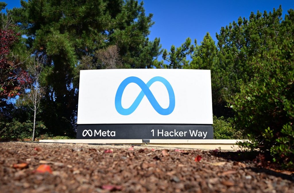 L’Europe en bref : sanction pour Meta, test pour les voyageurs de Chine, sommet Ukraine-UE en février, manque de médicaments en Grèce, suite de l’affaire de corruption au PE