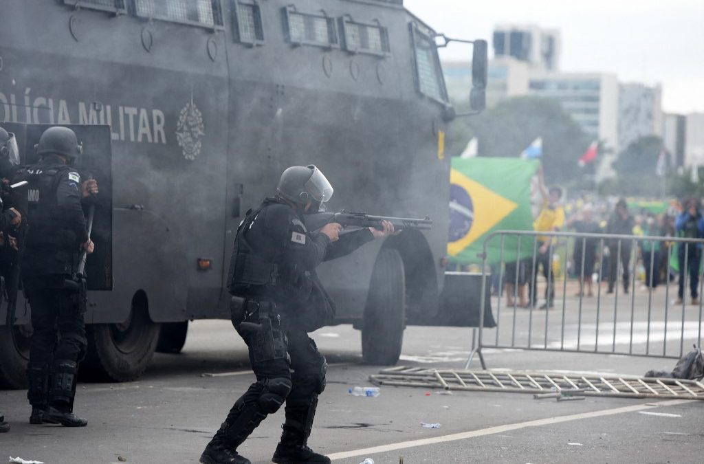 L&rsquo;Europe en bref : l&rsquo;UE condamne les bolsonaristes, prix de l&rsquo;énergie se calment, voyages en Chine déconseillés, Babis acquitté, « zéro tolérance » face à la corruption, dit Borrell au Maroc