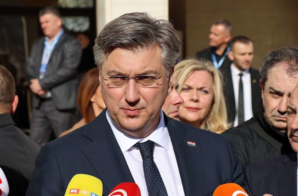 Plenković: Hrvatska neće graditi ni zidove ni ograde ni žice na granici s BiH