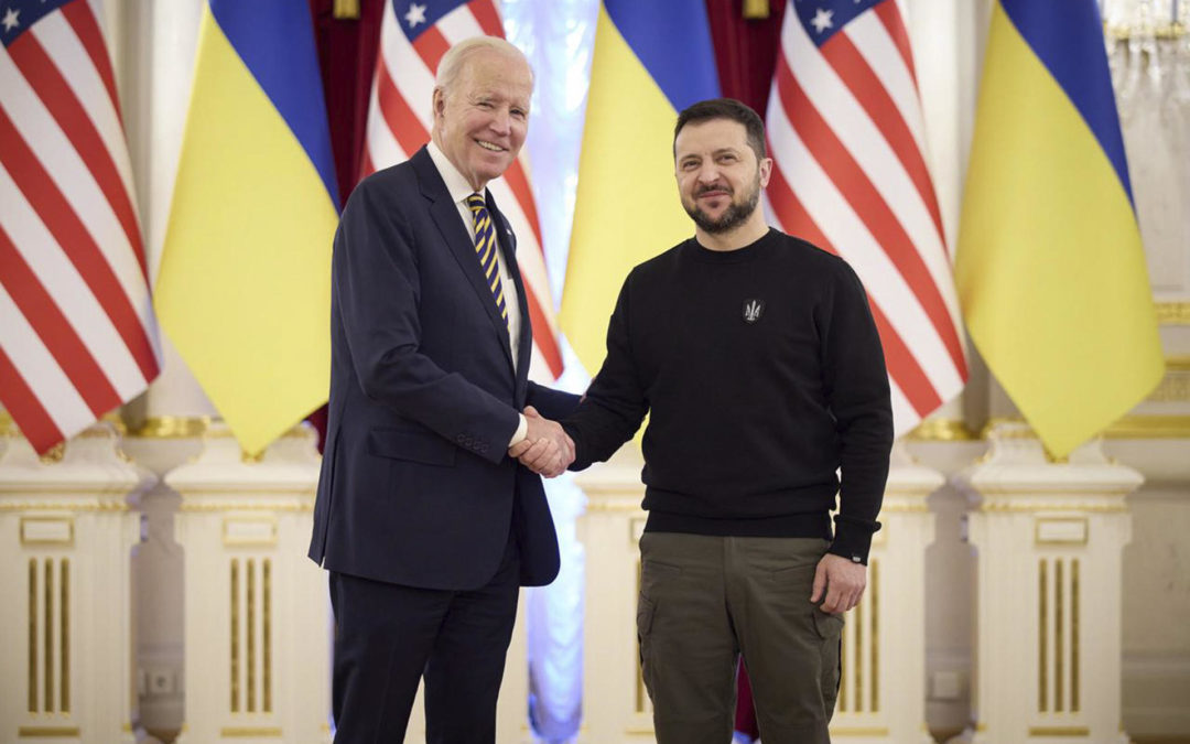 Biden visita Kiev y la UE se prepara para dar más ayuda militar
