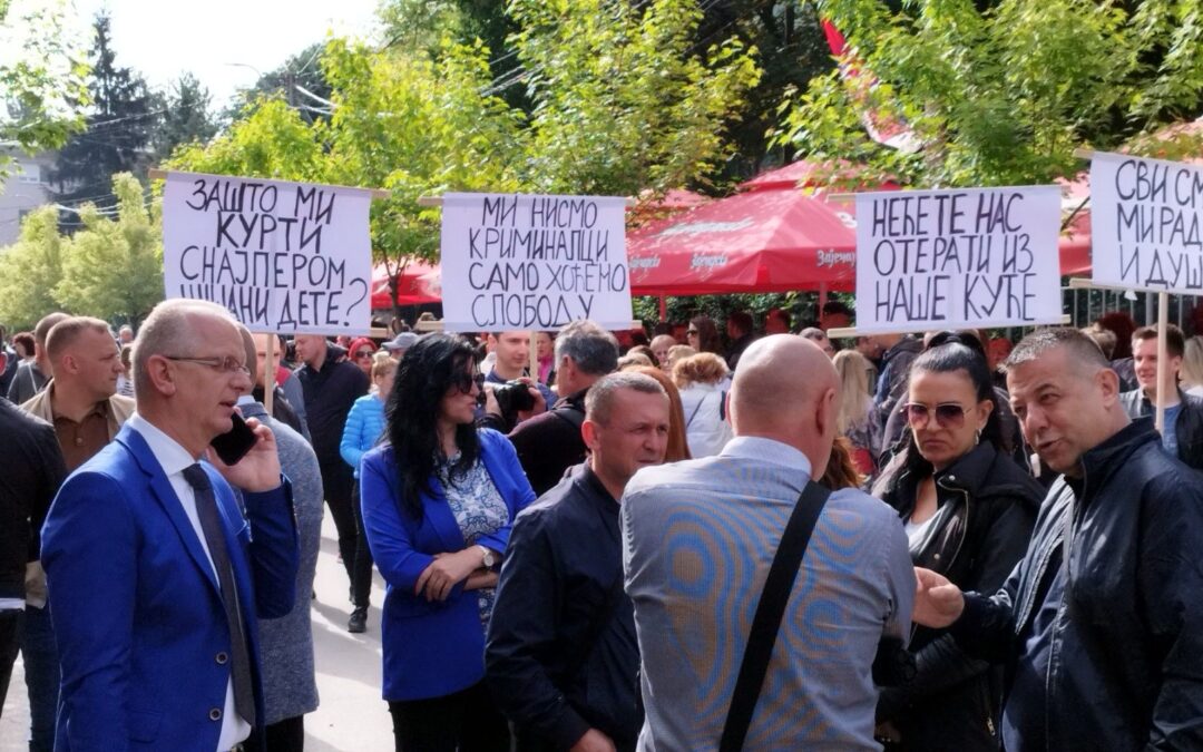 Na severu KiM mirno, nastavljeni protesti