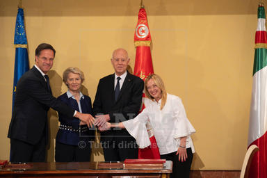 L’Ue e Tunisi firmano l’intesa, ‘modello per il Nord Africa’