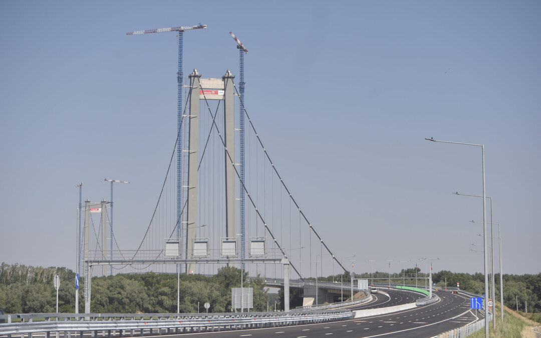 The images depicts the largest bridge in Romania.
