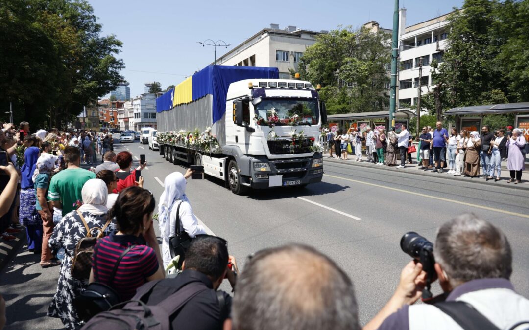 Sutra obilježavanje 28. godišnjice genocida u Srebrenici, ukop još 30 identificiranih žrtava