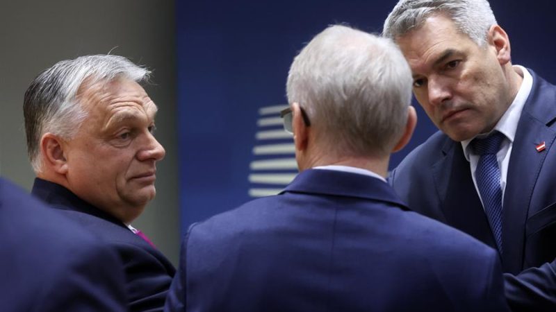 La UE presiona a Hungría para que retire su veto a la ayuda para Ucrania