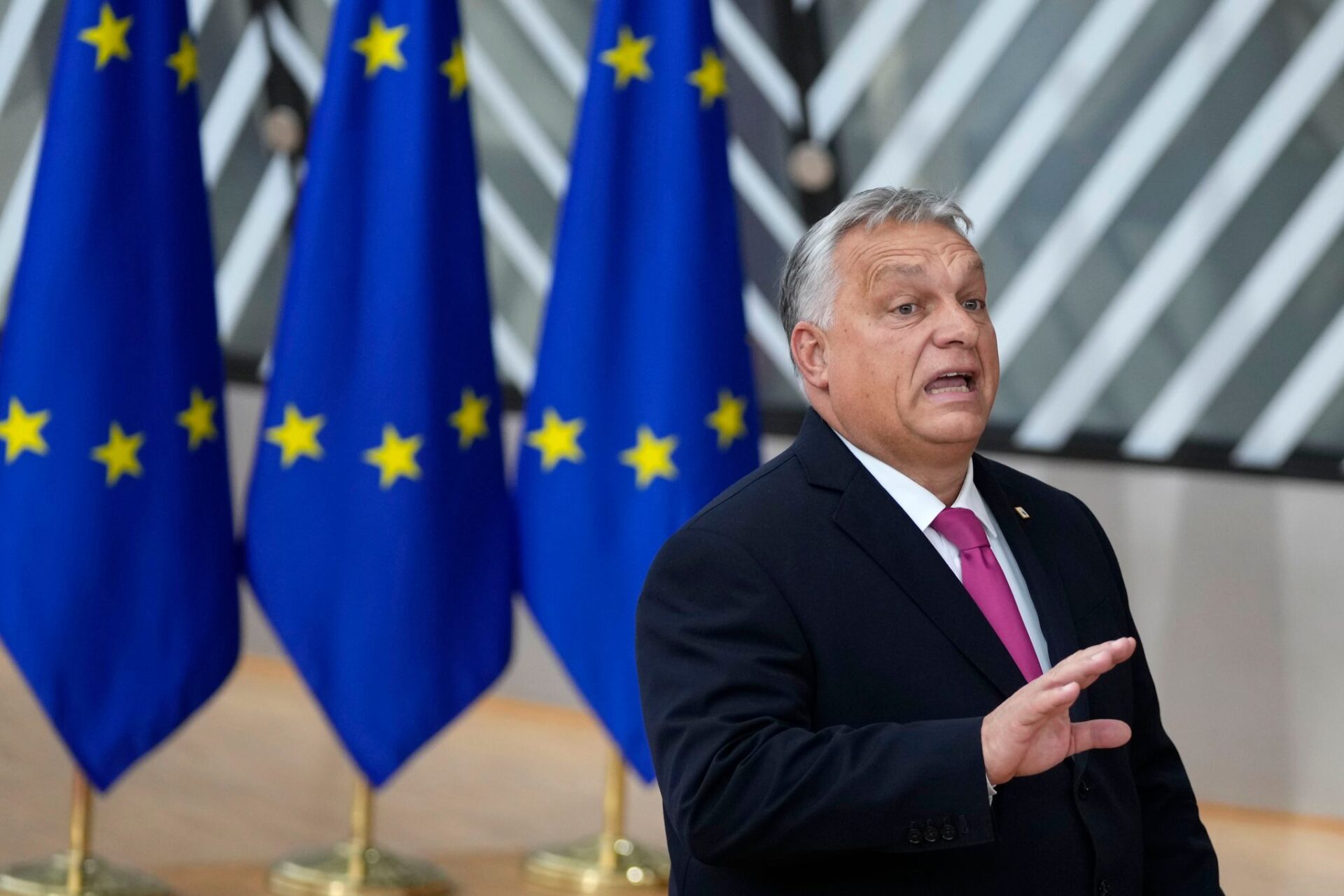 Европратениците предупредуваат за правни дејствија во врска со милијардите од ЕУ за Унгарија