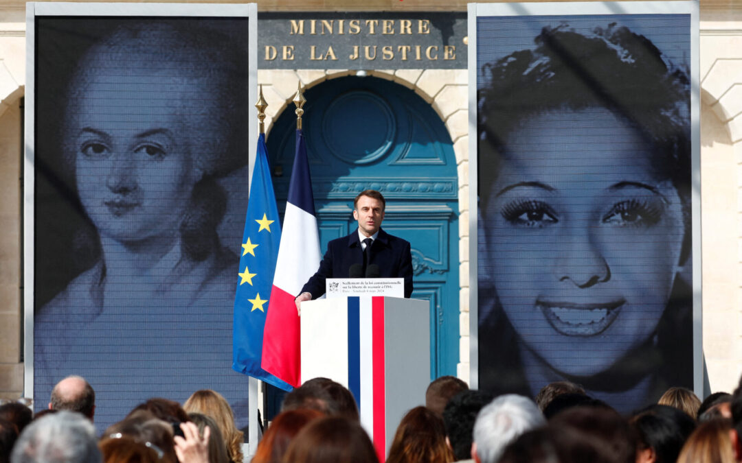 Macron veut inscrire l&rsquo;avortement dans la Charte des droits fondamentaux de l’UE