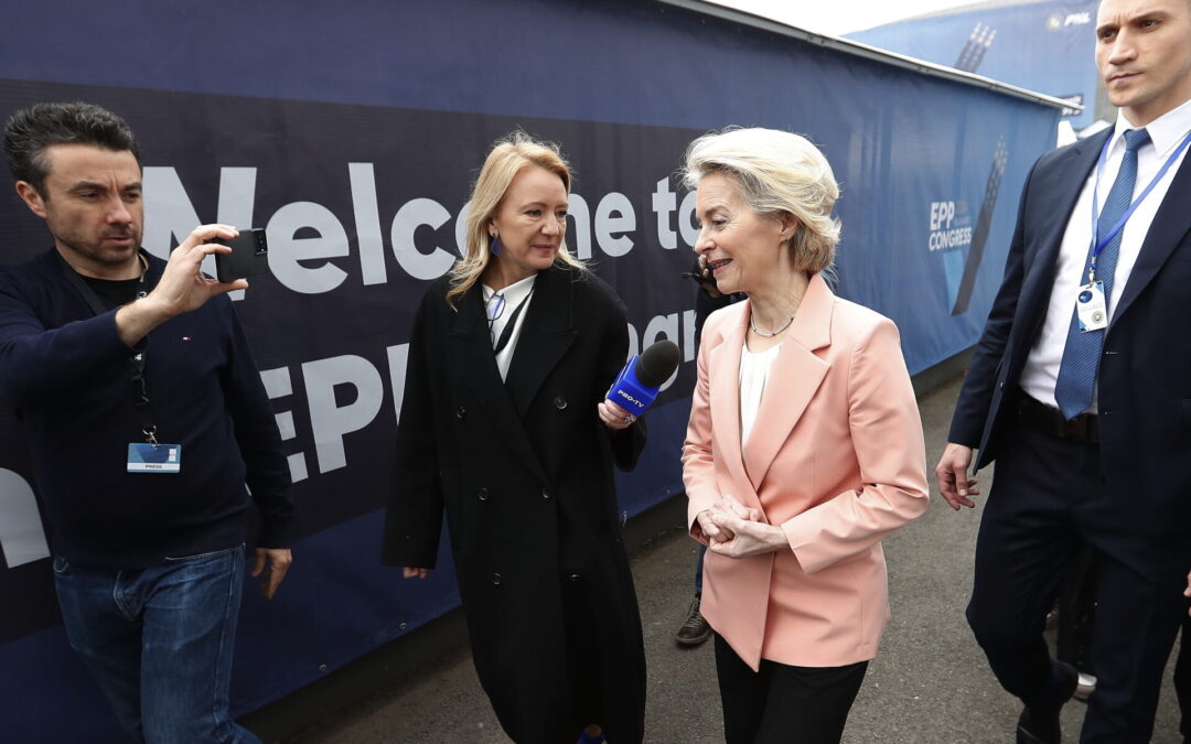 El Partido Popular Europeo corona a Von der Leyen y da otro paso hacia su reelección