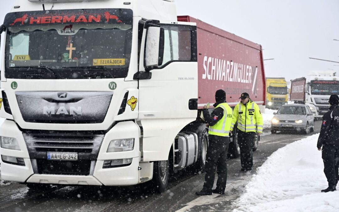 Náhodné policajné kontroly na hraniciach s Maďarskom