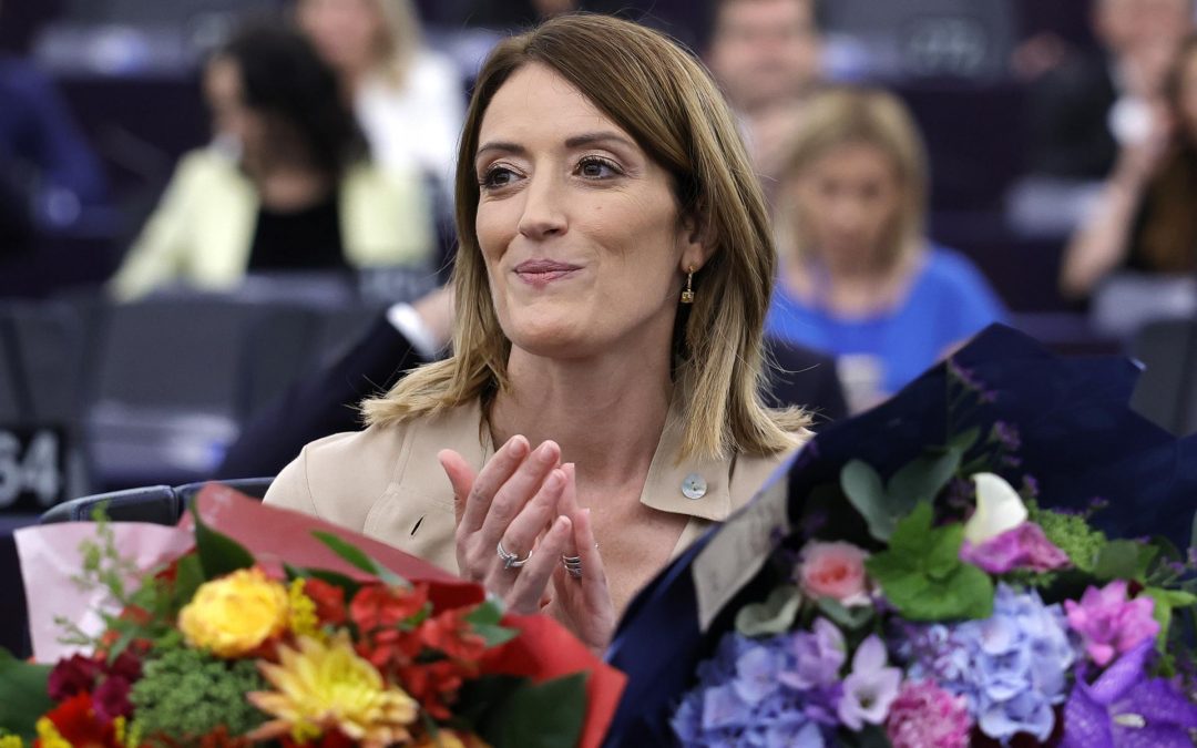 Roberta Metsola, reelegida presidenta del Parlamento Europeo hasta enero de 2027