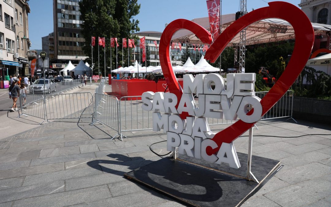 pripreme za početak Sarajevo Film Festivala na festivalskom trgu u Sarajevu (Foto: FENA/Harun Muminović)