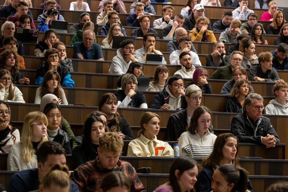 Los jóvenes y la UE: ¿A qué retos se enfrentan y cómo la ven?