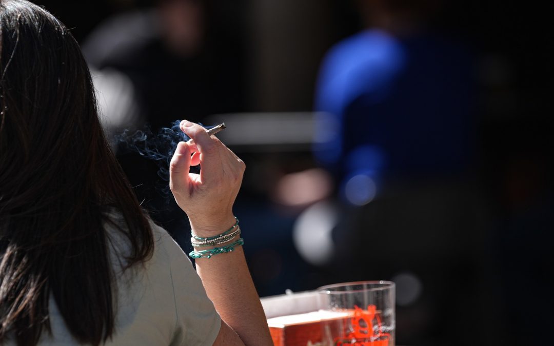 Brussels wants to ban smoking on terraces, parks, and bus stops