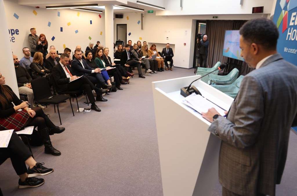 događaj "Muškarci protiv nasilja" održanog u Europe House u Sarajevu. (Foto: FENA/Hazim Aljović)