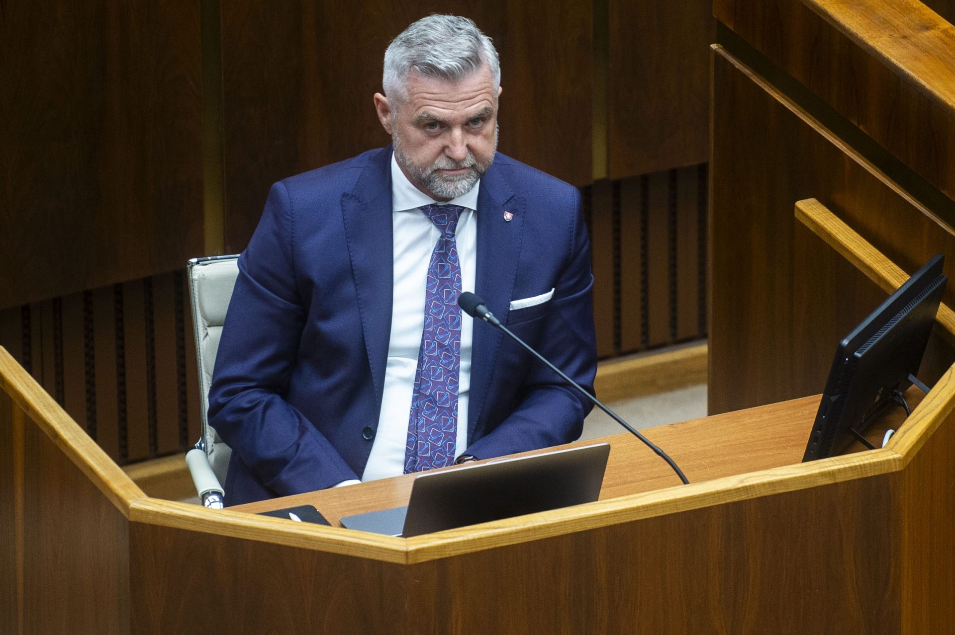 Prezident aj politické strany odmietli akúkoľvek diskusiu o vystúpení SR z EÚ a NATO