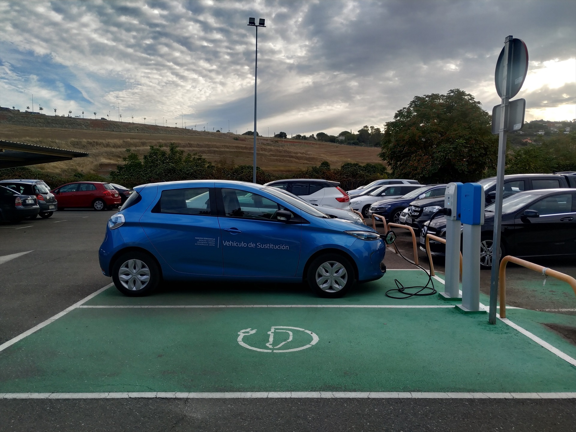 Electric car law in company fleets will benefit Spanish industry, according to NGO