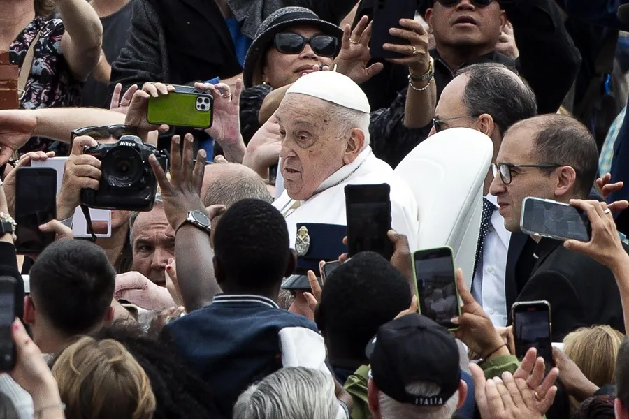 Europa llora la muerte del papa Francisco y recuerda su legado