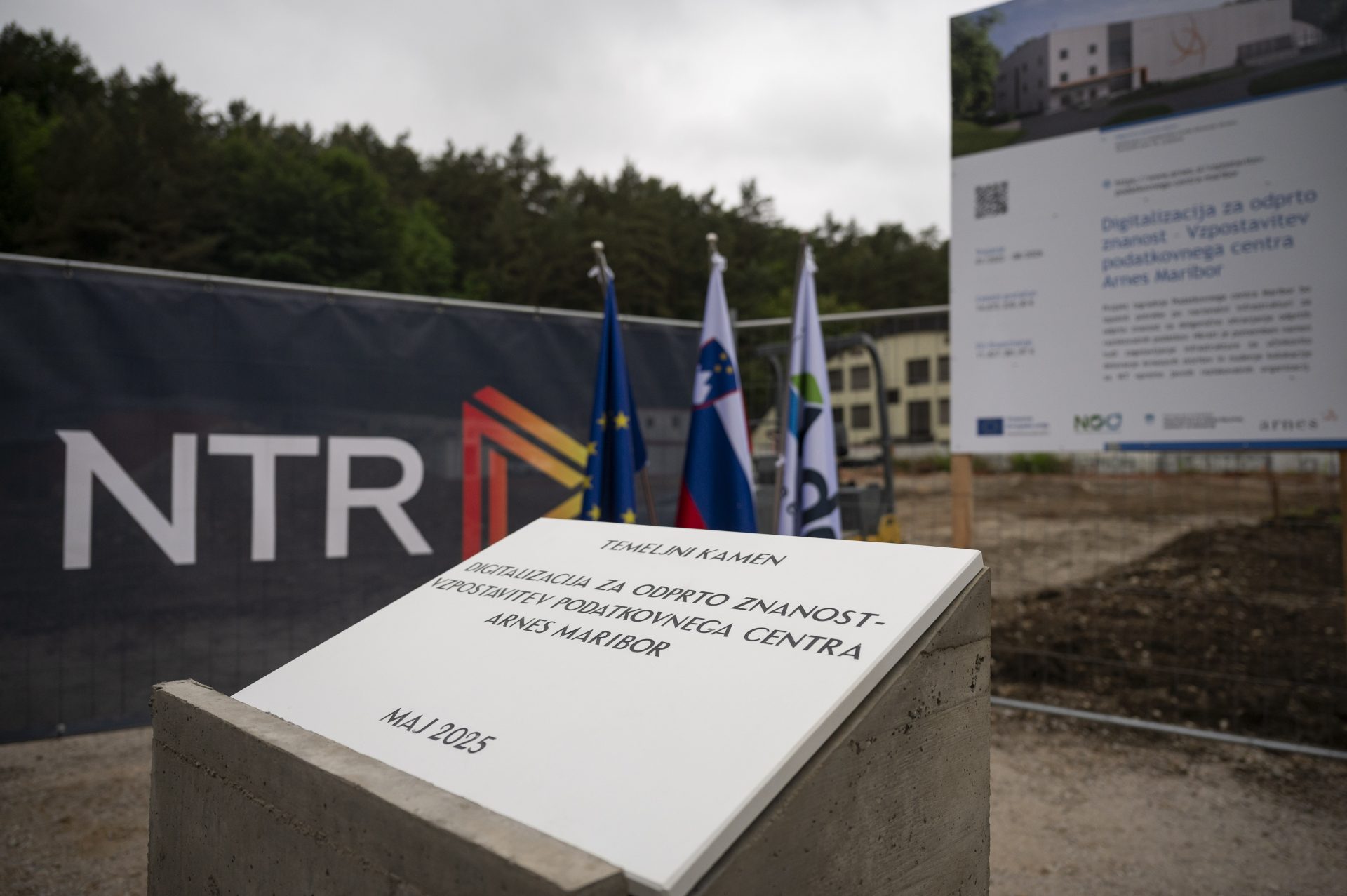 In Slovenia, the foundation stone was laid for the infrastructure for the artificial intelligence factory
