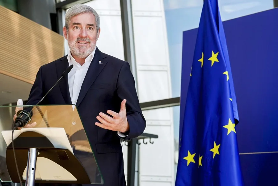 Canarias pide una estrategia europea para atender a los menores no acompañados