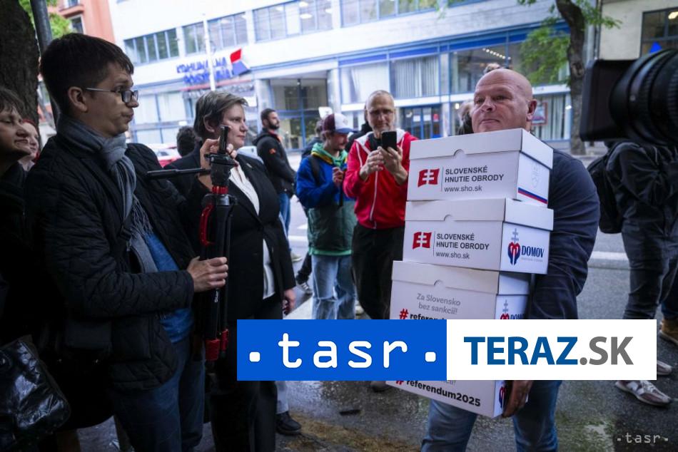 The Office of the President of the Slovak Republic received a petition for a referendum on the non-application of sanctions against Russia in Brussels
