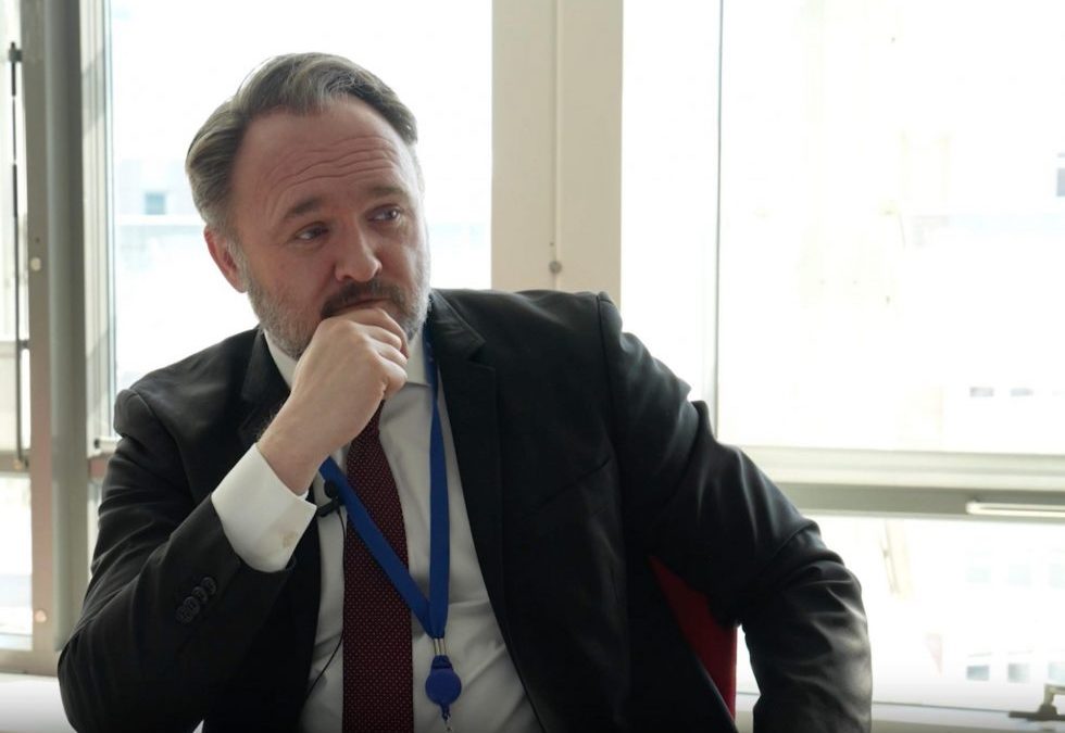 Vollständige Unabhängigkeit von russischen fossilen Brennstoffen „keine einfache Angelegenheit“: Interview mit EU-Energiekommissar Dan Jørgensen