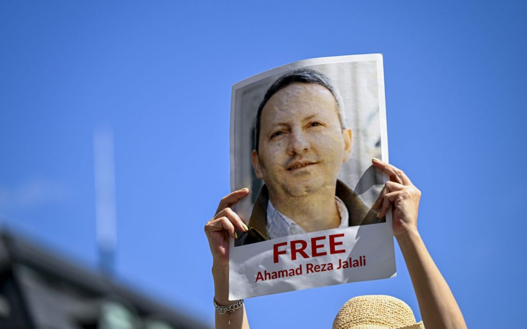 Djalalis fru ber om hjälp av Natos och EU:s medlemsländer