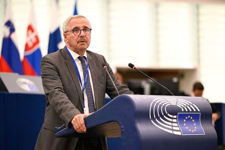 Γ. Μανιάτης προς Κομισιόν: Τι θα κάνετε για να προστατεύσετε τη λειτουργία και βιωσιμότητα της Ιεράς Μονής Σινά;