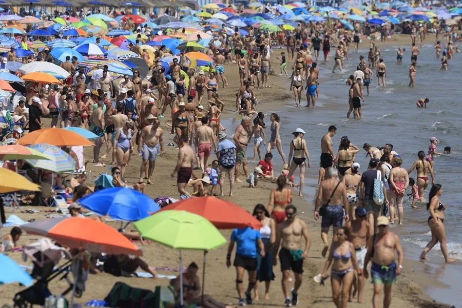 Cerca de dos de cada diez trabajadores españoles no puede permitirse una semana de vacaciones