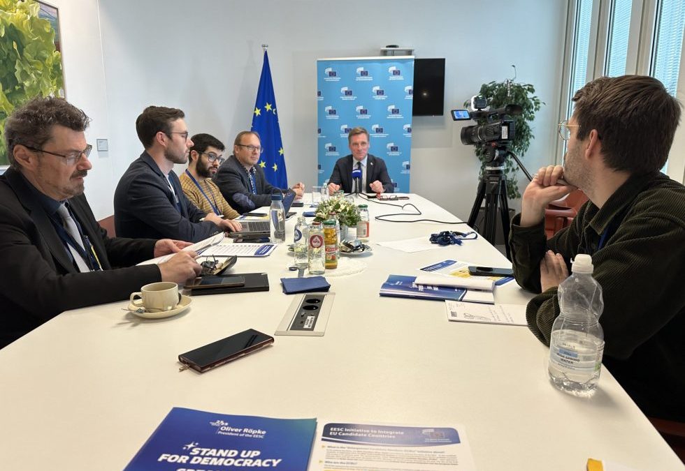 “Defendamos la democracia, alcemos la voz por Europa”: entrevista con el Presidente saliente del CESE, Oliver Röpke