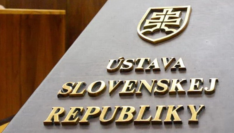 The European Commission expressed regret that the amendment to the Constitution of the Slovak Republic does not take its concerns into account