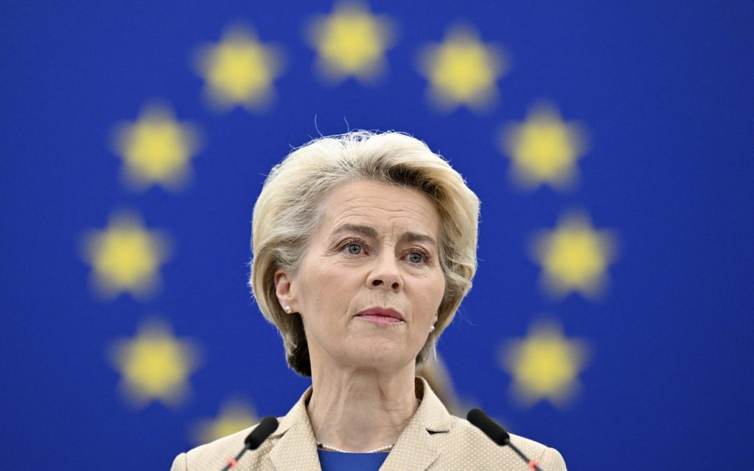 Von der Leyen échappe à la censure et se rassure