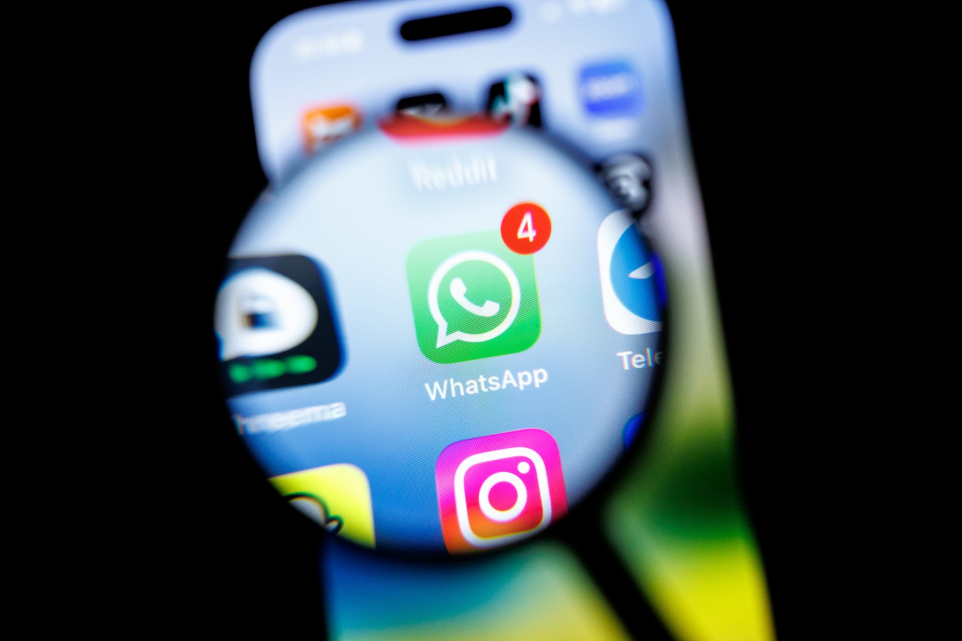 Privacy vs. child protection: EU’s “chat control” plans split member states