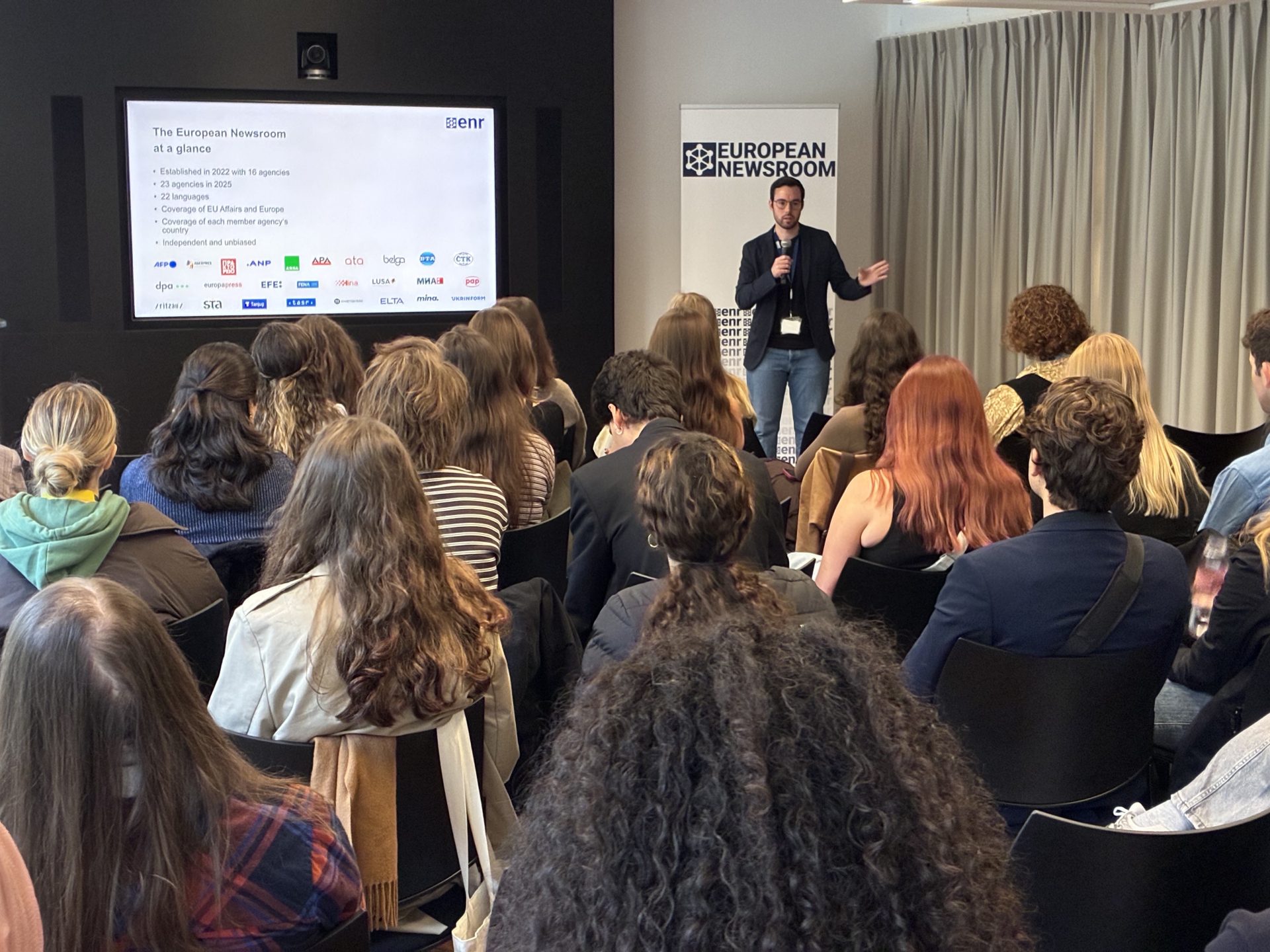 Youth4Regions: young journalists visit the European Newsroom