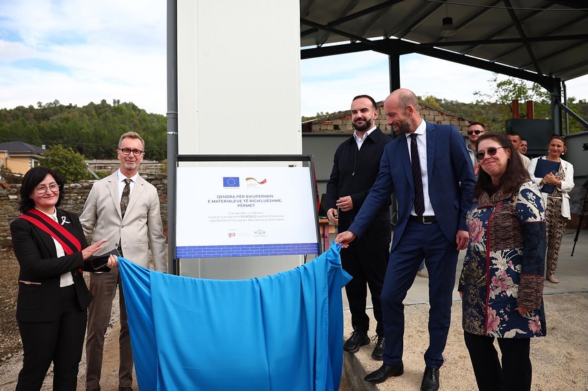 Hapet qendra e rikuperimit të materialeve të riciklueshme në Përmet, BE ndihmon Shqipërinë në rrugën e anëtarësimit