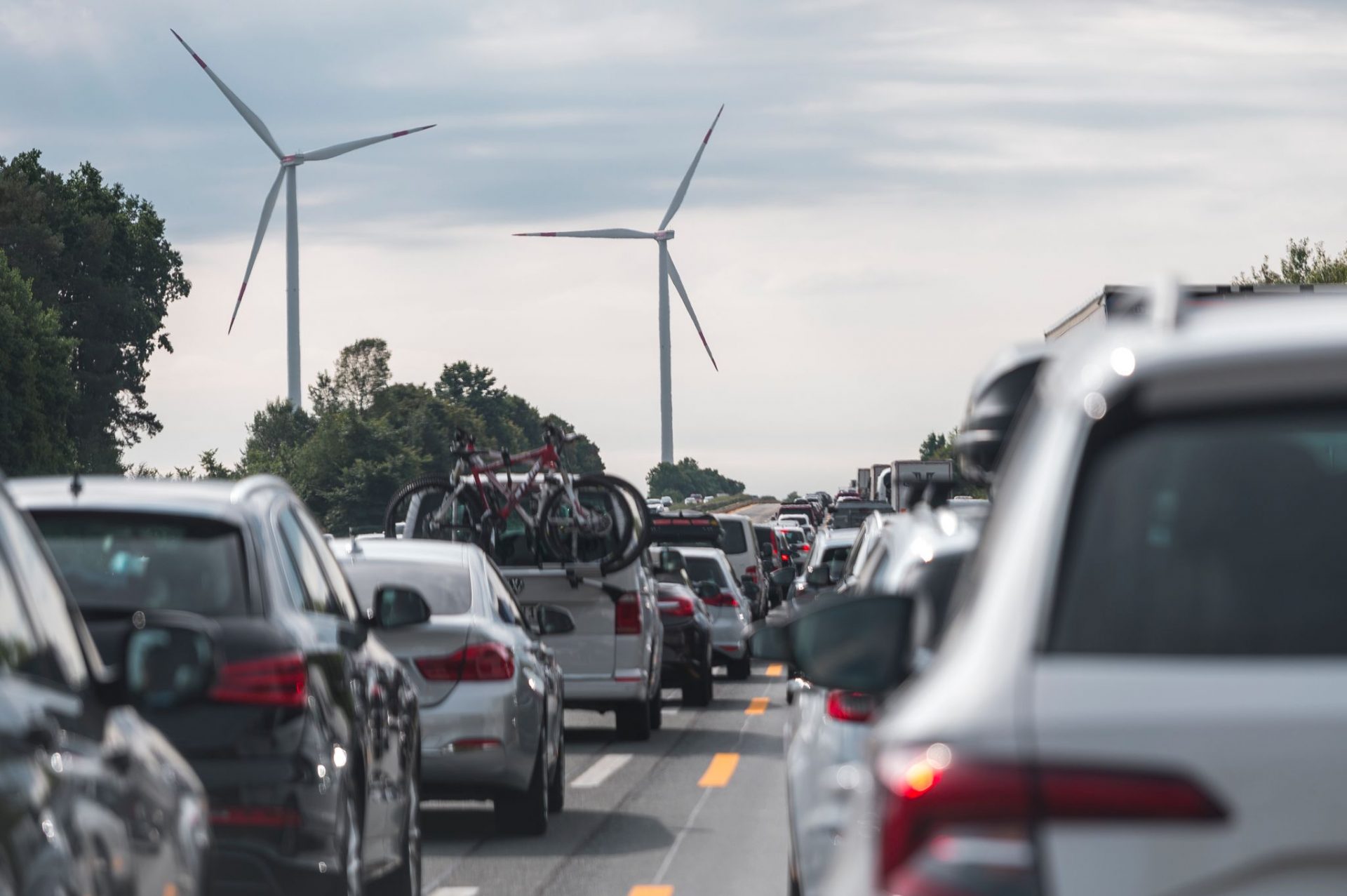 Spain and France for extensive ban on combustion engines