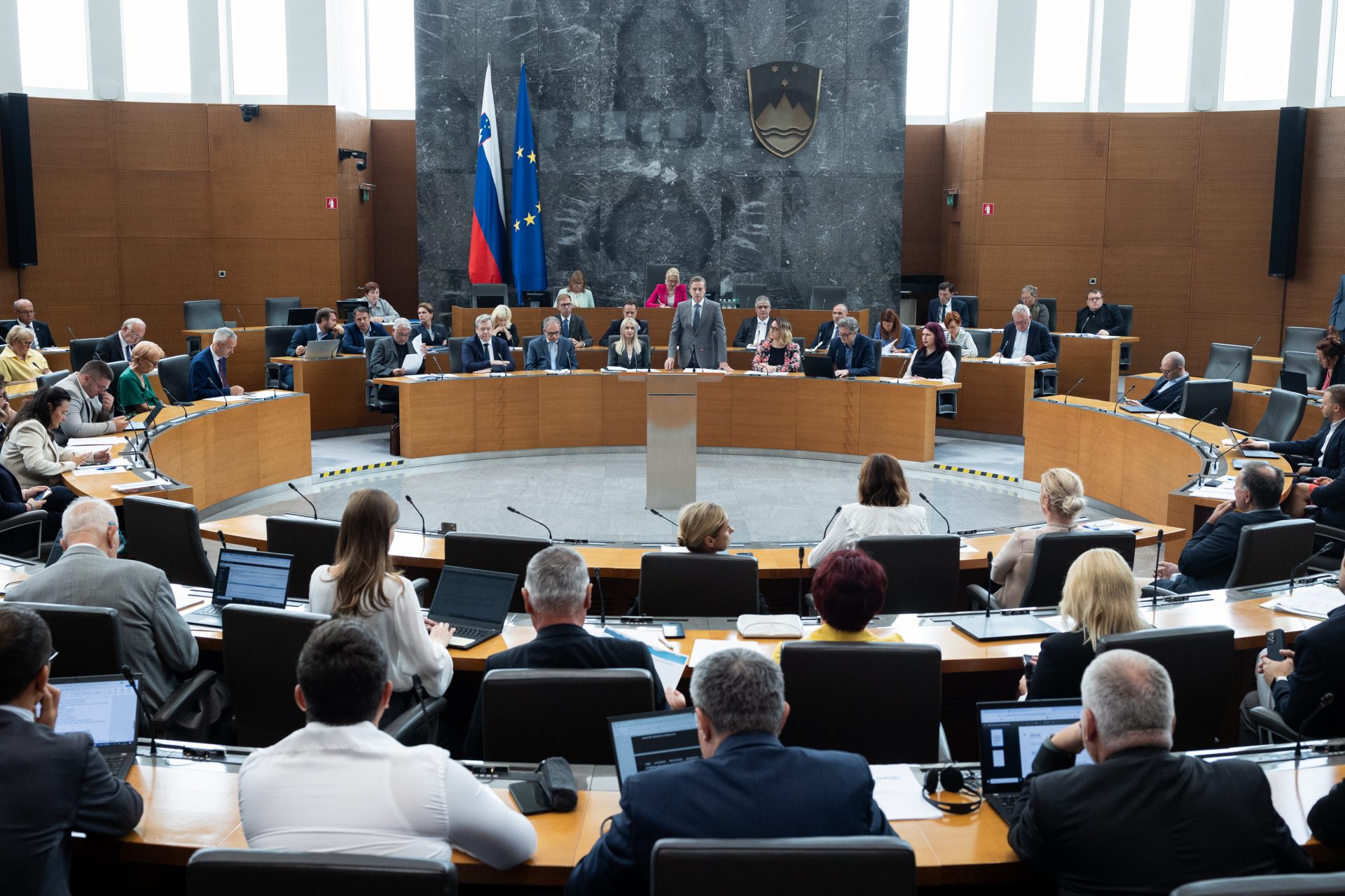 Zaostrovanje ukrepov za zagotavljanje javne varnosti v Sloveniji odmeva tudi v Bruslju