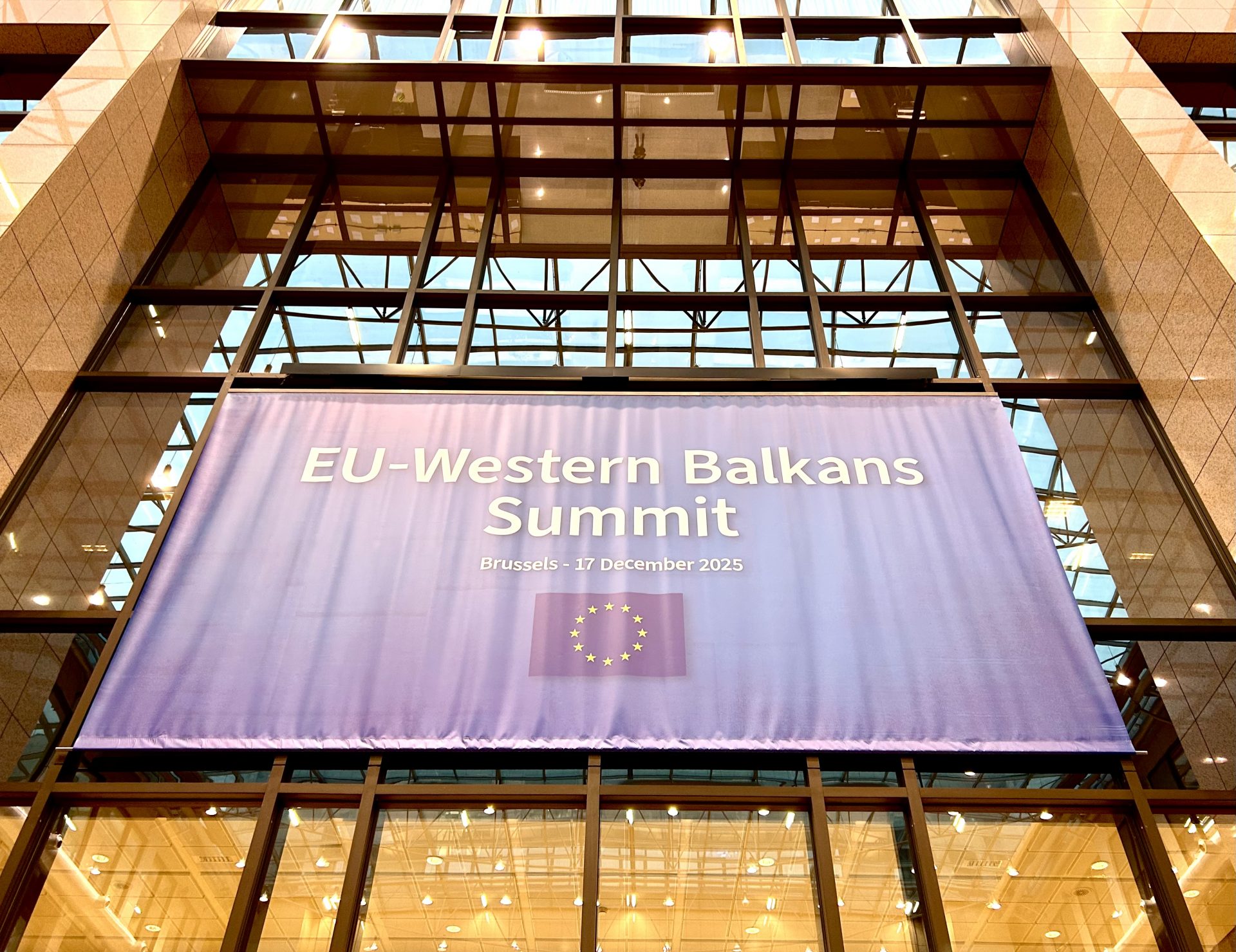 The EU stressed the importance of implementing the agreements of Skopje with Sofia and Athens