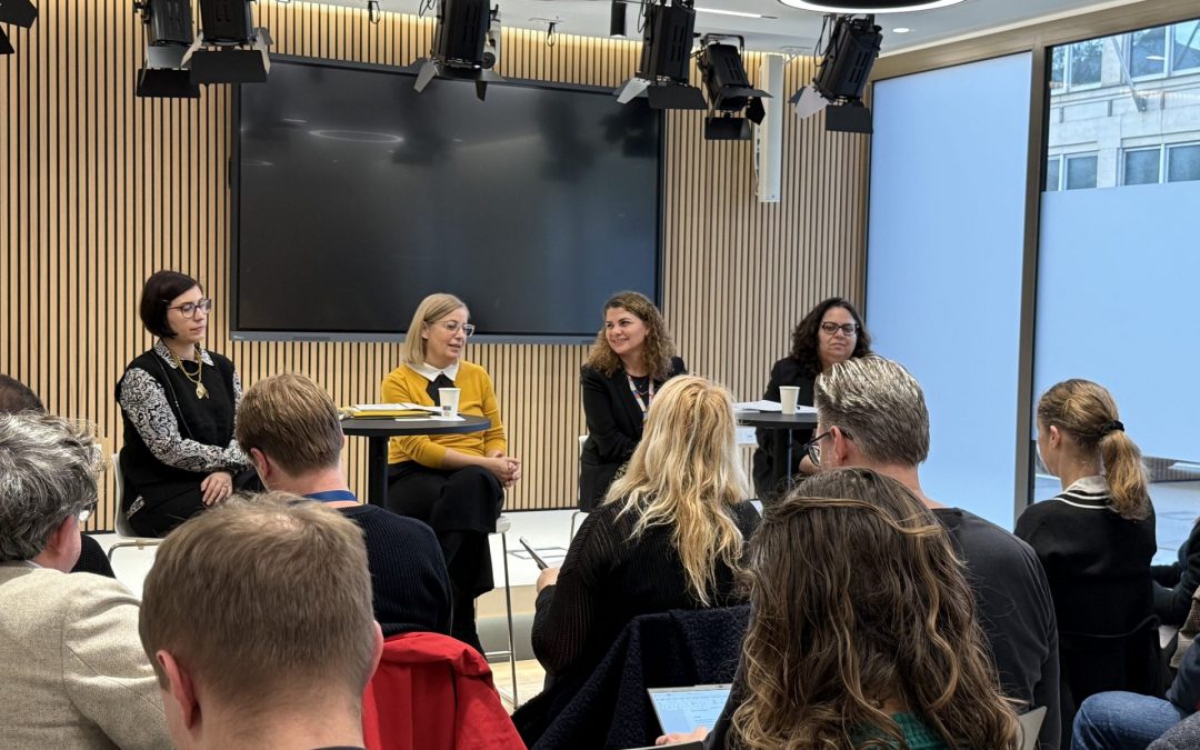 Spokesperson Maria Phanti (center, left) and Berna Berberoglu (center, right) from the Permanent Representation of the Republic of Cyprus to the EU speak to journalists from the European Newsroom during a background briefing in Brussels. Photo: European Newsroom