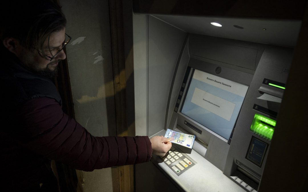 Bulgaria adopts the euro, immediately accepted in Sofia’s shops