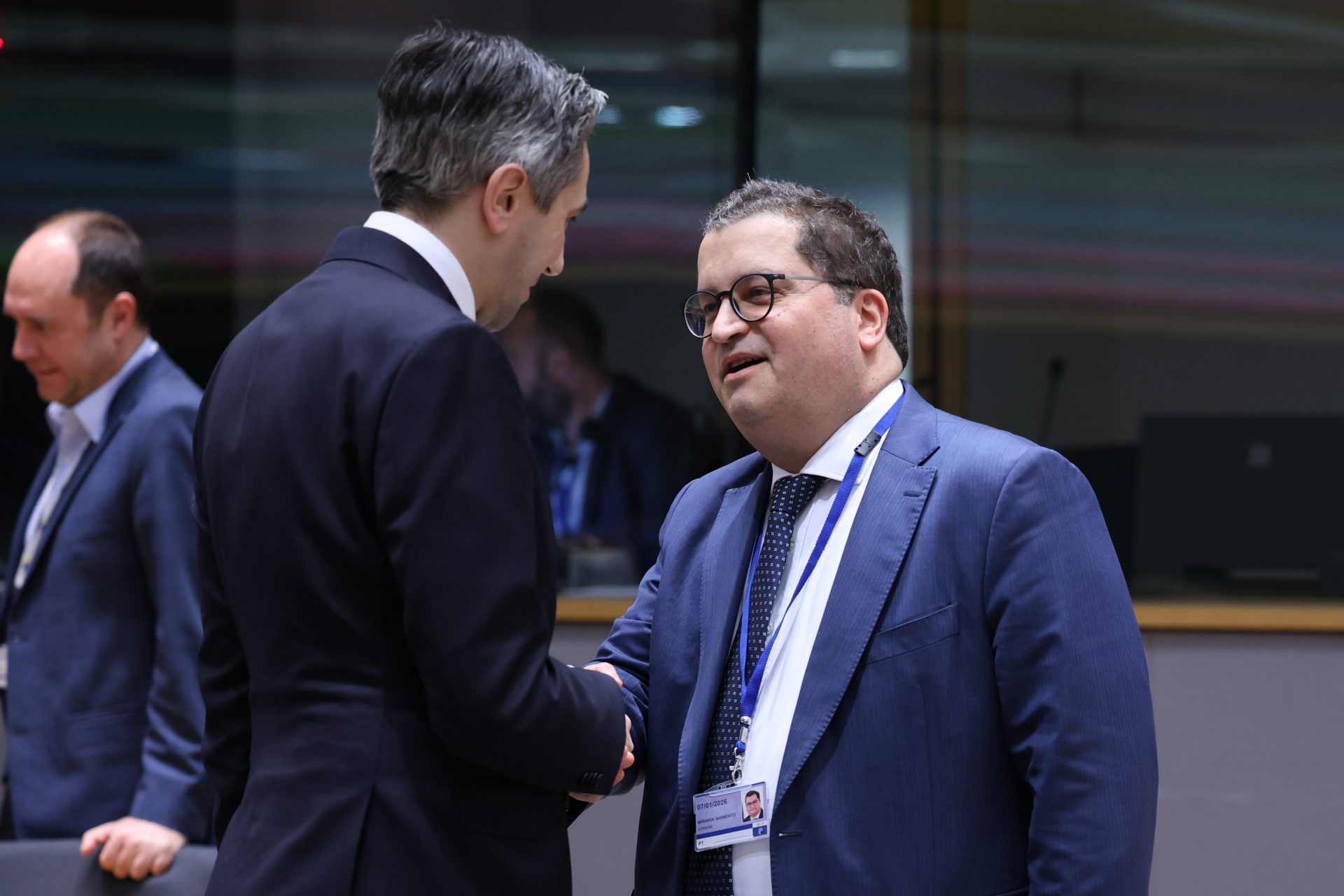 Portugal defends a “united and very strong response” to US threats over Greenland