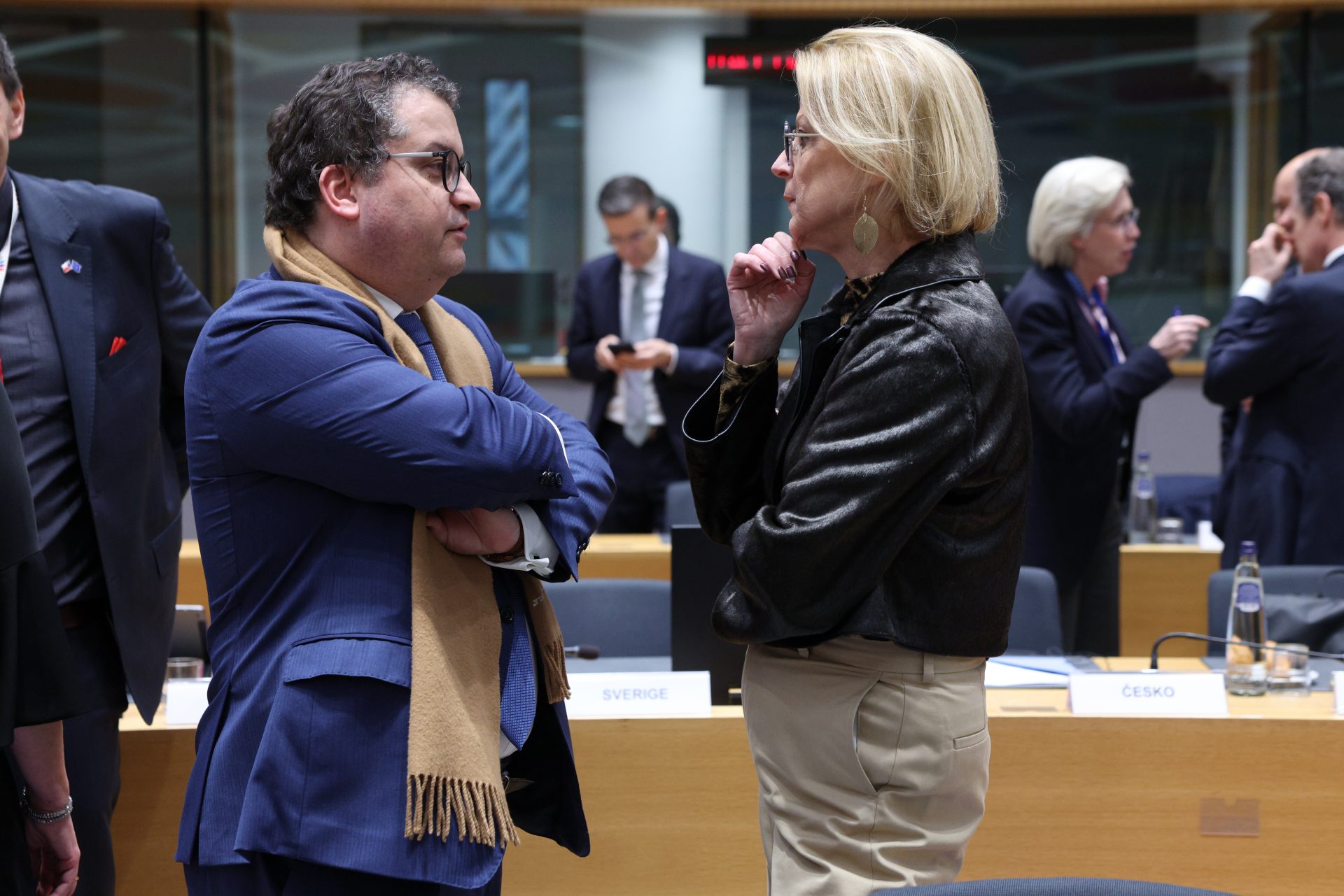 Portugal highlights deadline to discuss Greenland and MEPs call for firmness towards the USA