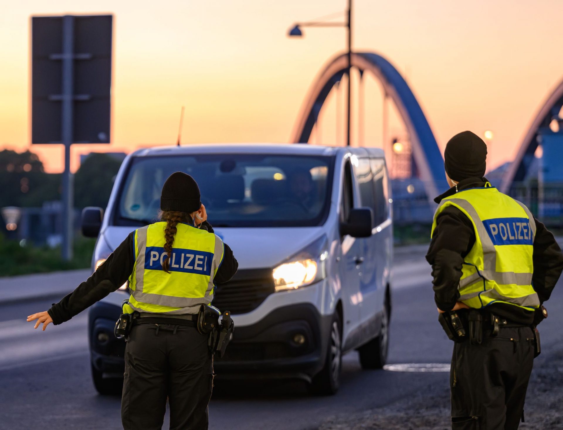 Frontex: Irregular border crossings into EU fall by 26% in 2025
